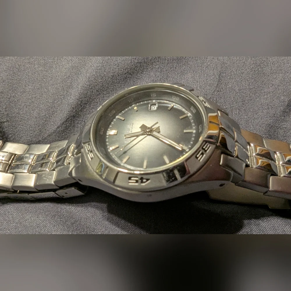 FOSSIL Unisex Silver Waterproof Watch with Dark Dial Vintage Needs Battery